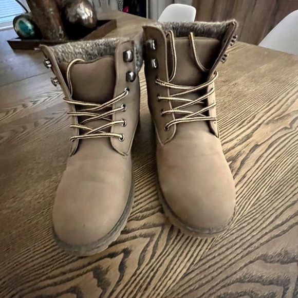 Women's Leather Boots Tan Colour / Size 7 Like New - Picture 2 of 7